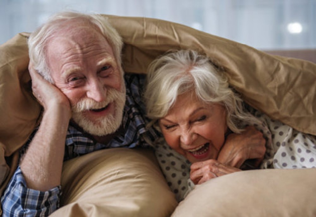 Seniors et amour : comment FranceDuo vous aide à redécouvrir la complicité et l’épanouissement